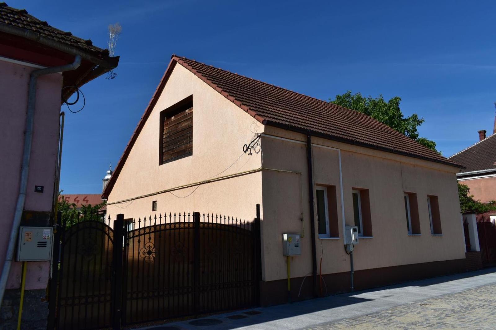 Transilvania Rent Хунедоара Екстер'єр фото